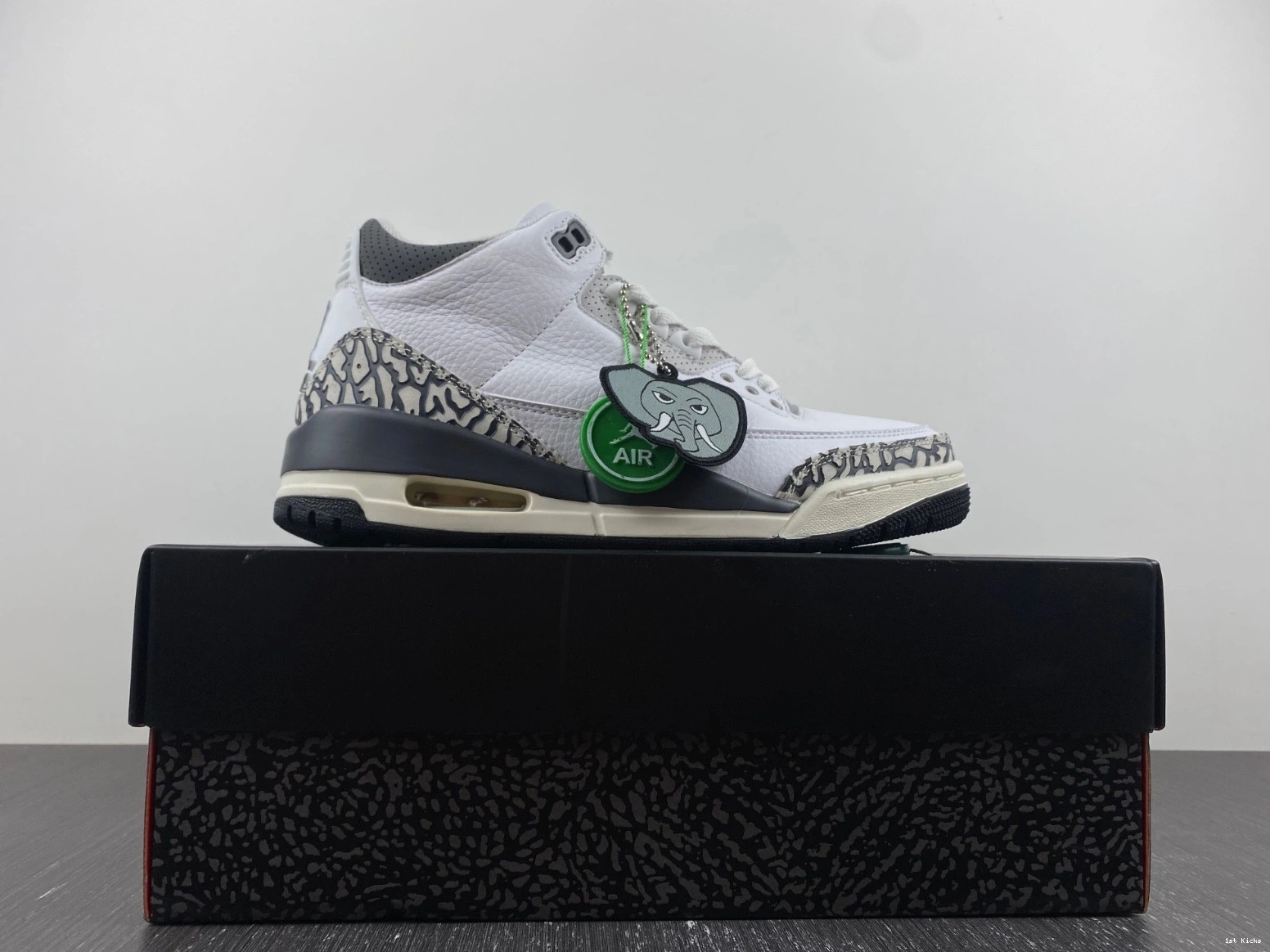 Jordan DX6665-100 Hide Retro N' 3 - (GS) Sneak 1207